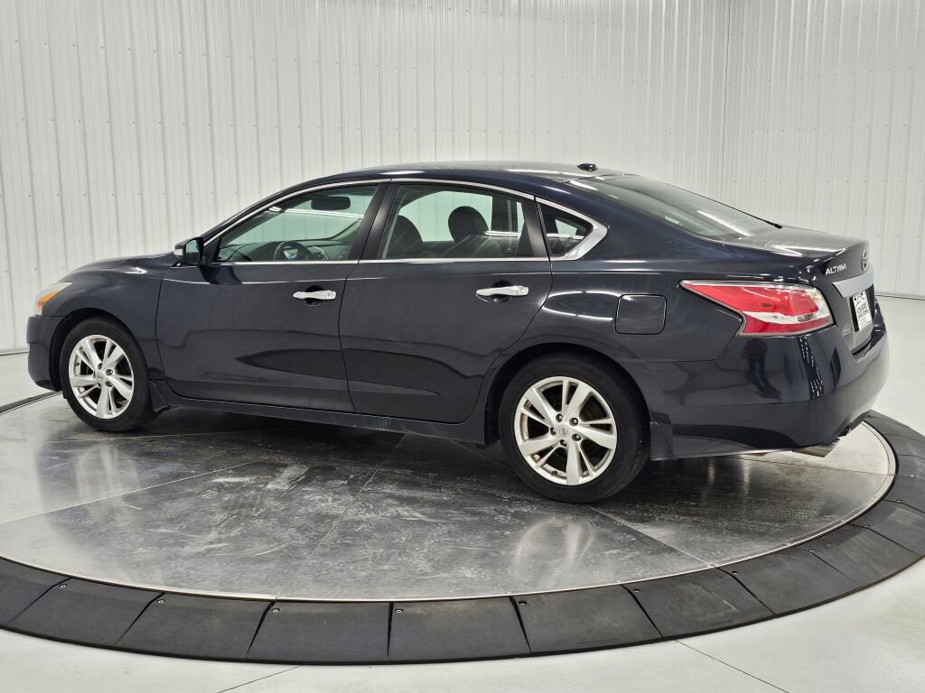 Used 2015 Nissan Altima 2.5 SL w/ Technology Package FWD image 3