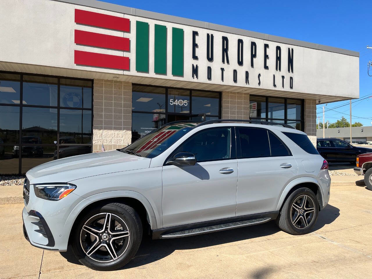 Used 2024 Mercedes-Benz GLE 450e 4MATIC image 1