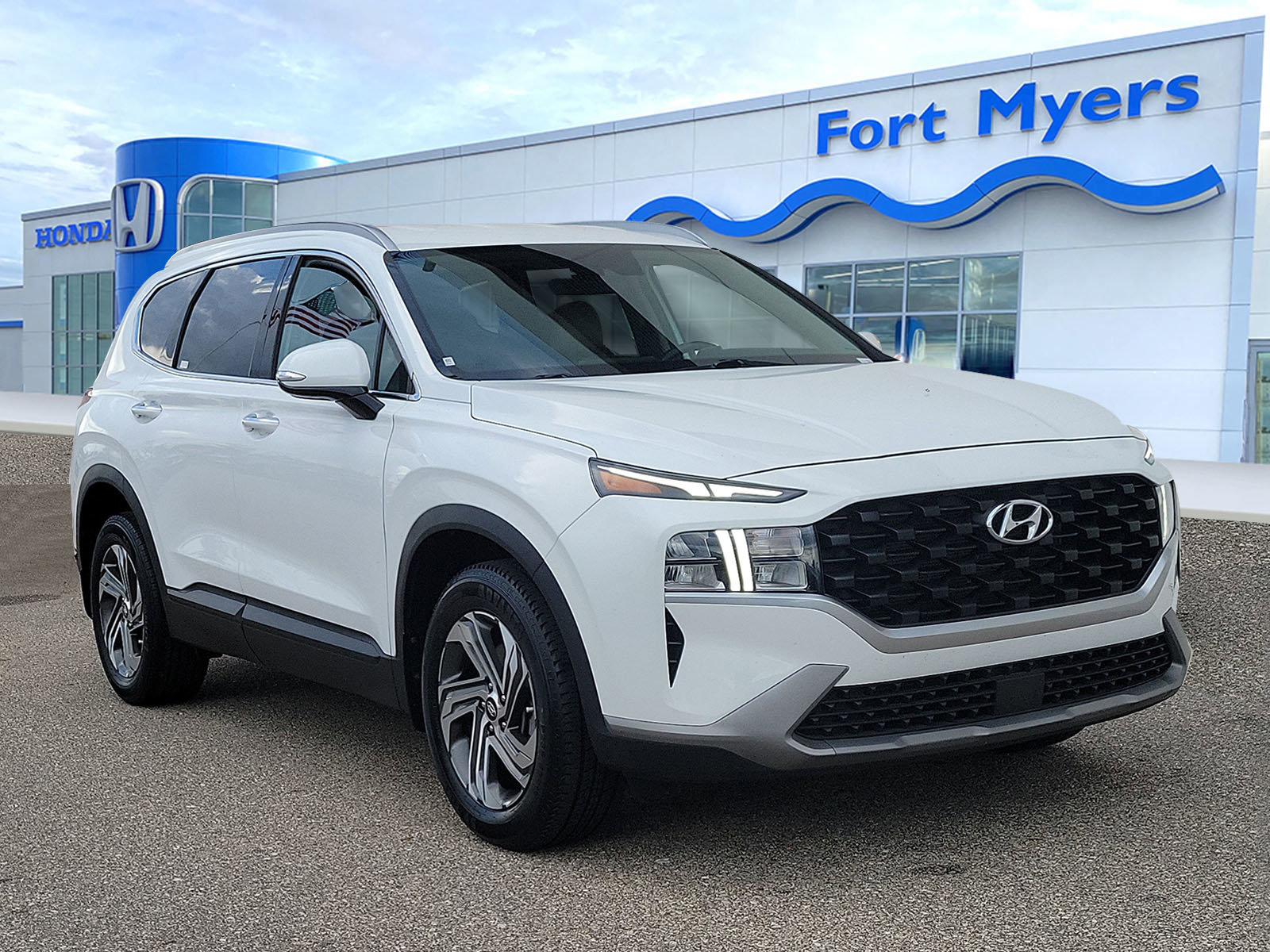 Used 2023 Hyundai Santa Fe SEL FWD image 1