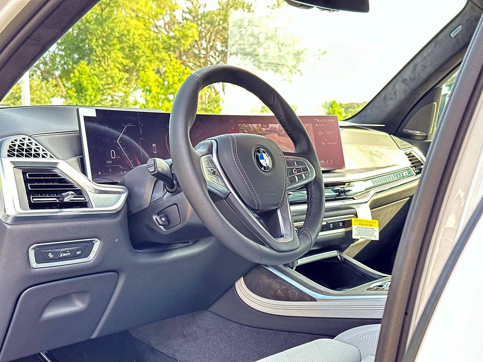 New 2026 BMW X7 xDrive40i w/ Premium Package image 24