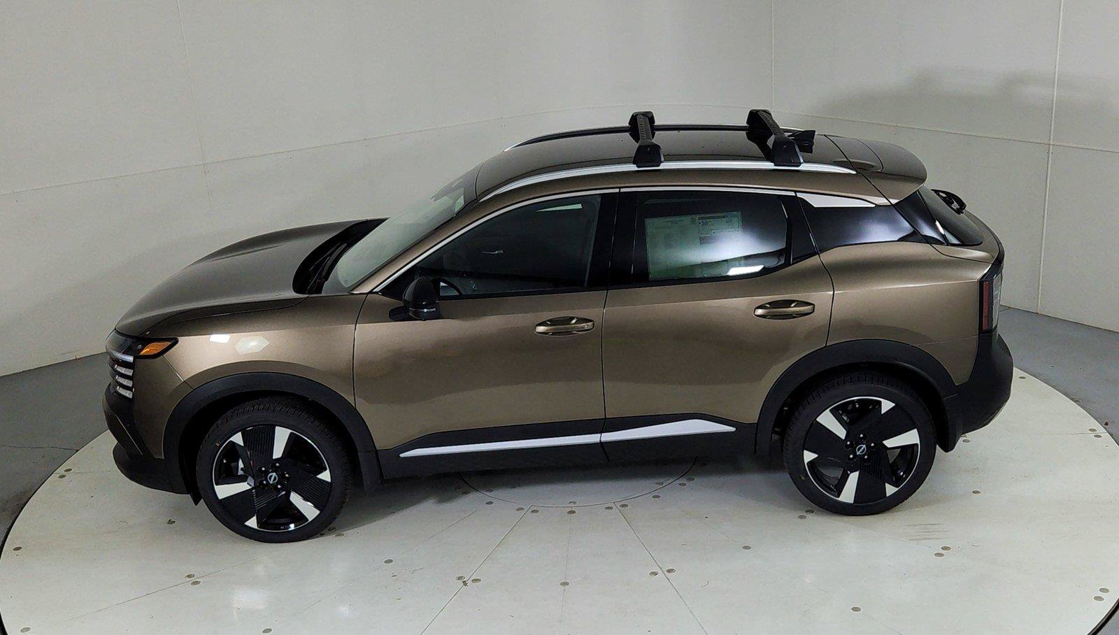 Used 2026 Nissan Kicks SR w/ Cold Weather Package AWD/4WD image 16