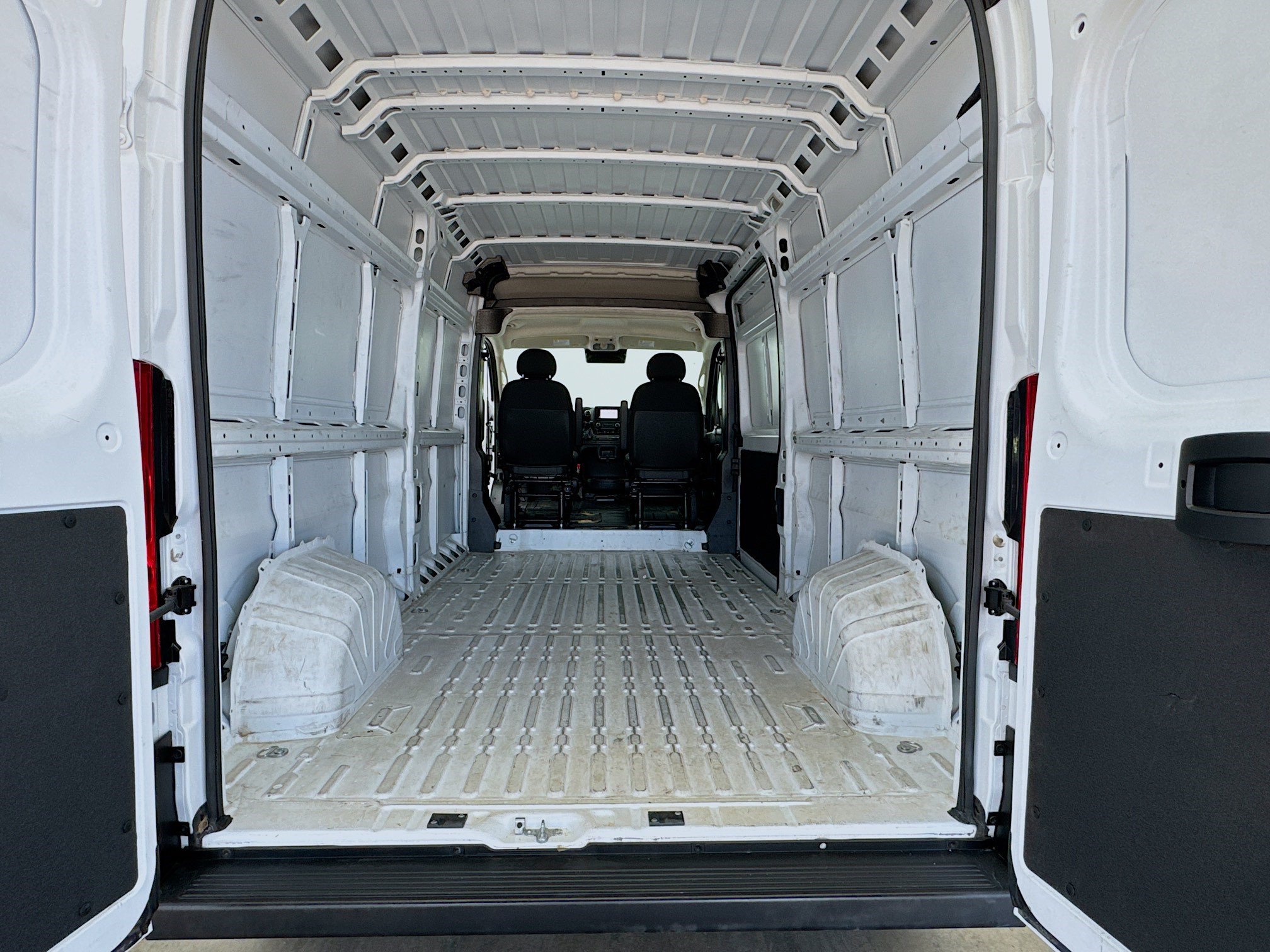 Used 2023 RAM ProMaster 3500 FWD image 16