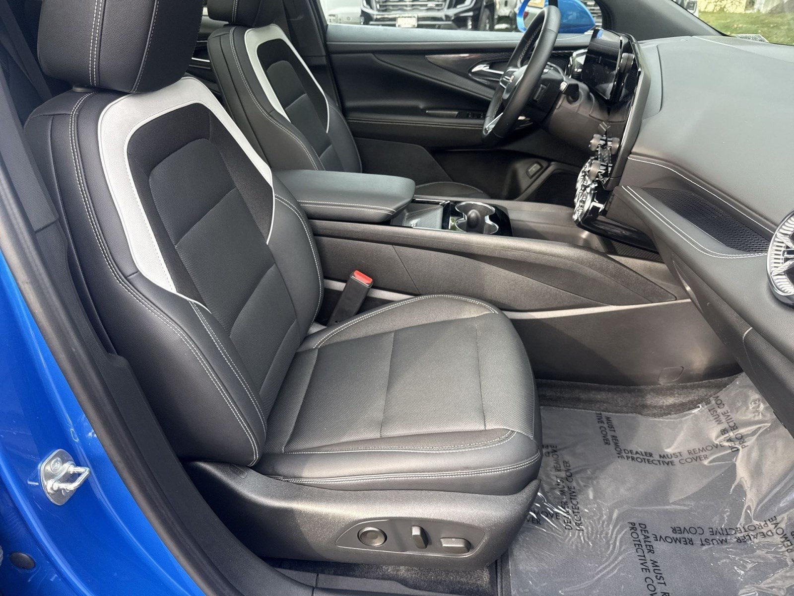 Used 2024 Chevrolet Blazer EV LT AWD/4WD image 23