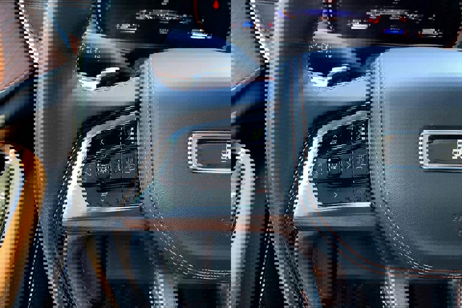 Used 2022 Jeep Grand Cherokee L Summit w/ Luxury Tech Group V AWD/4WD image 19