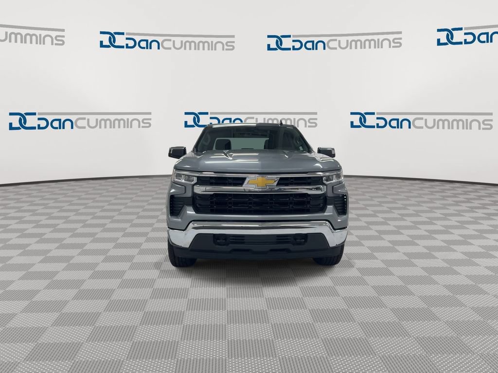 Used 2025 Chevrolet Silverado 1500 LT AWD/4WD image 3