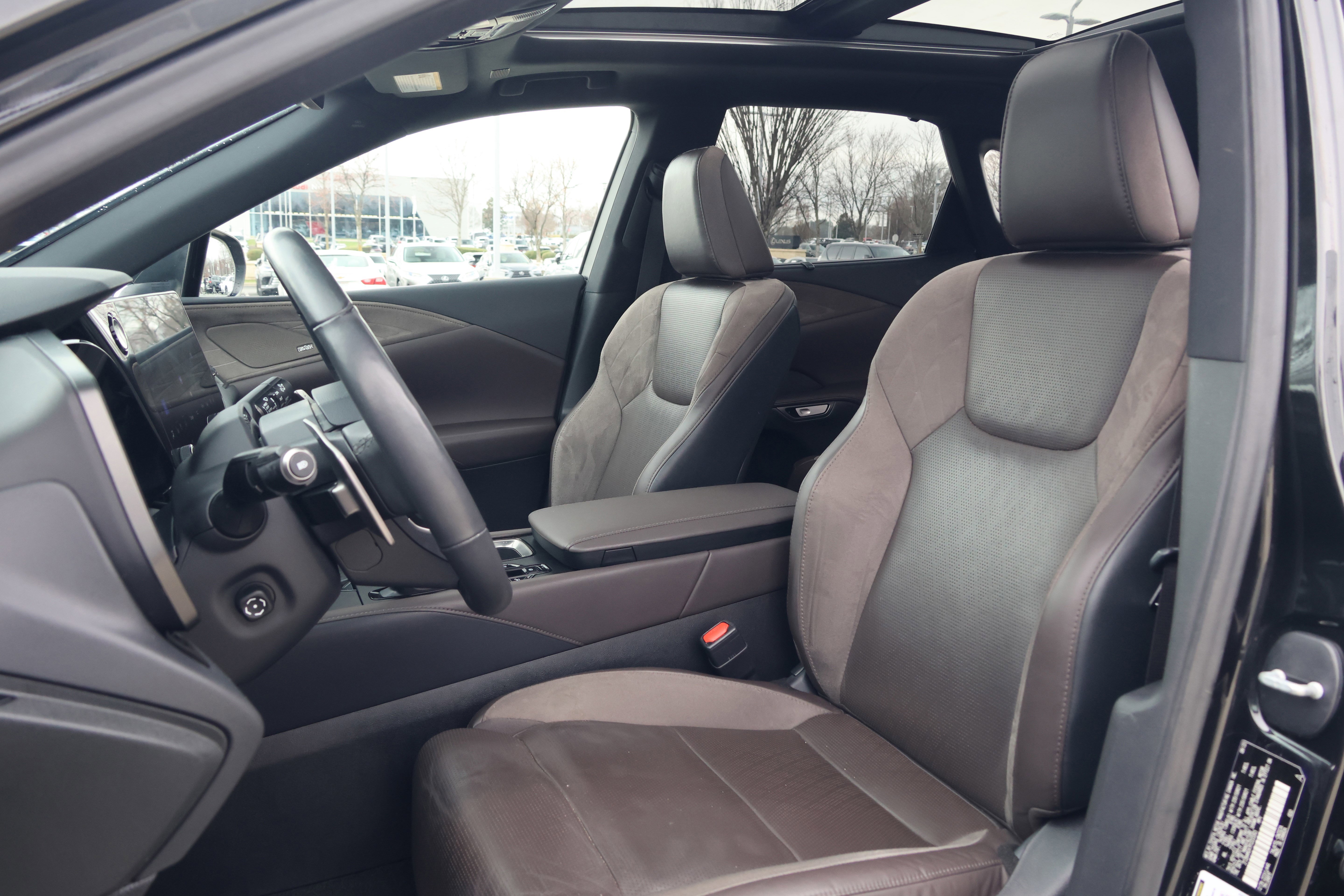 Certified 2023 Lexus RX 350 AWD w/ Accessory Package image 35