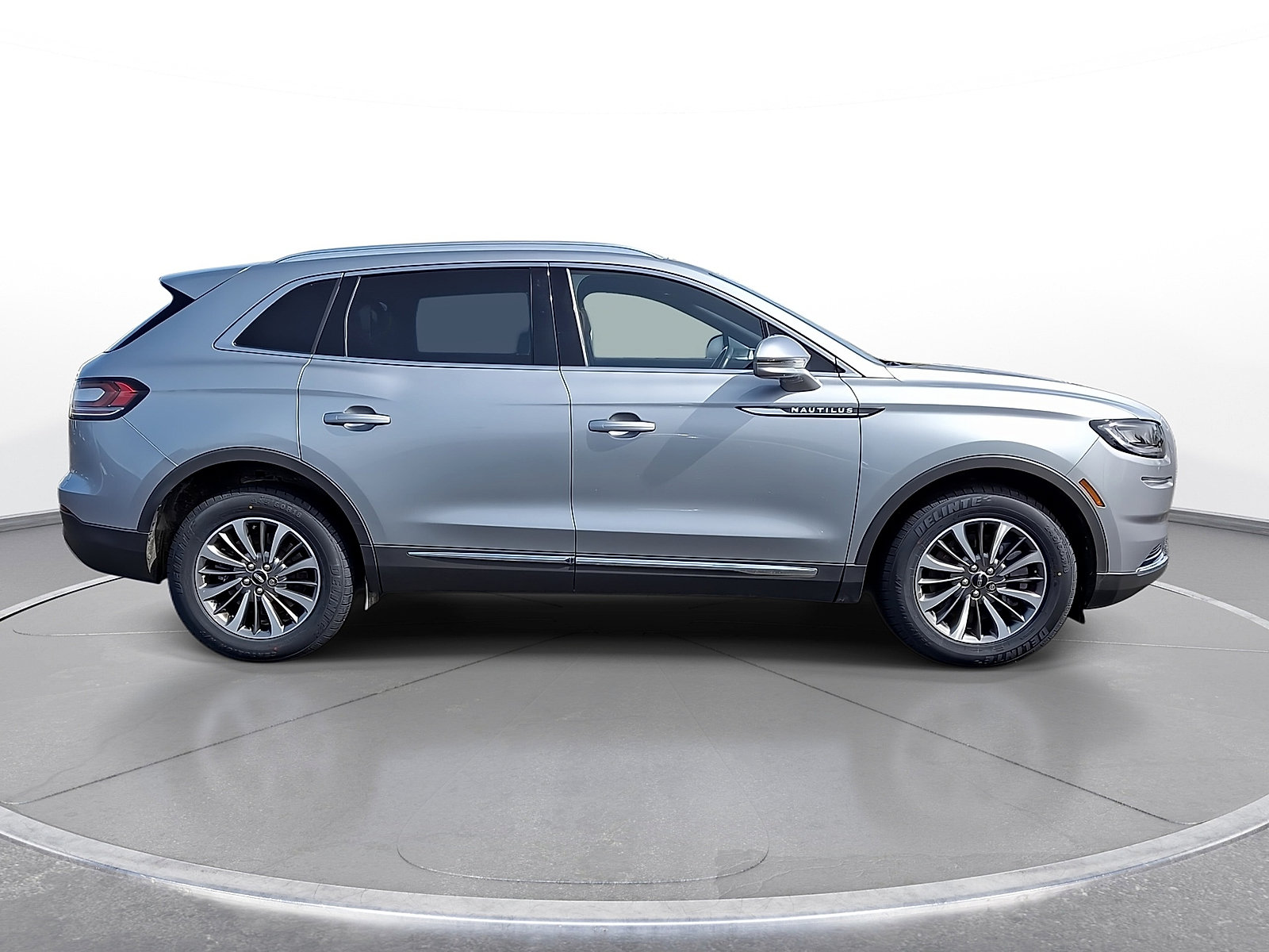 Used 2022 Lincoln Nautilus Reserve w/ Luxury Package AWD/4WD image 9