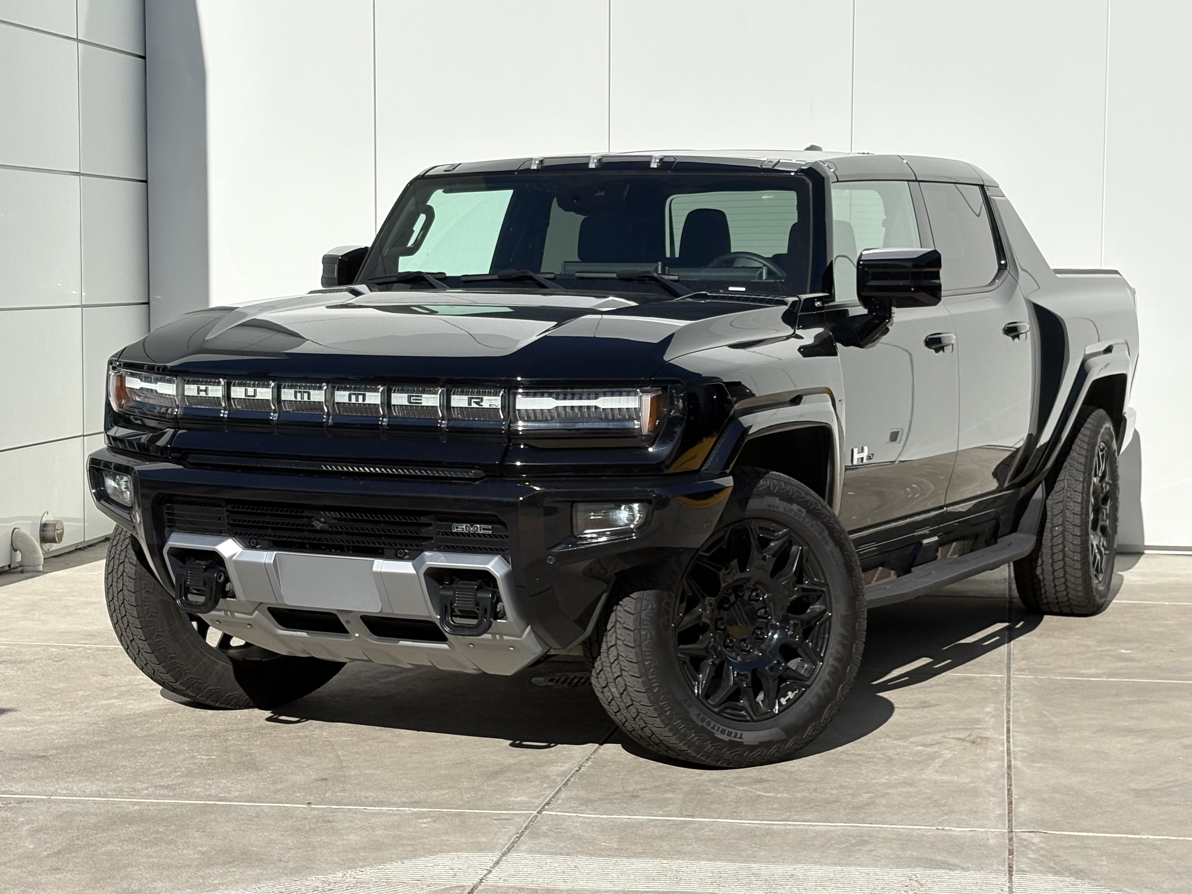 Used 2025 GMC Hummer EV 2X AWD/4WD image 2