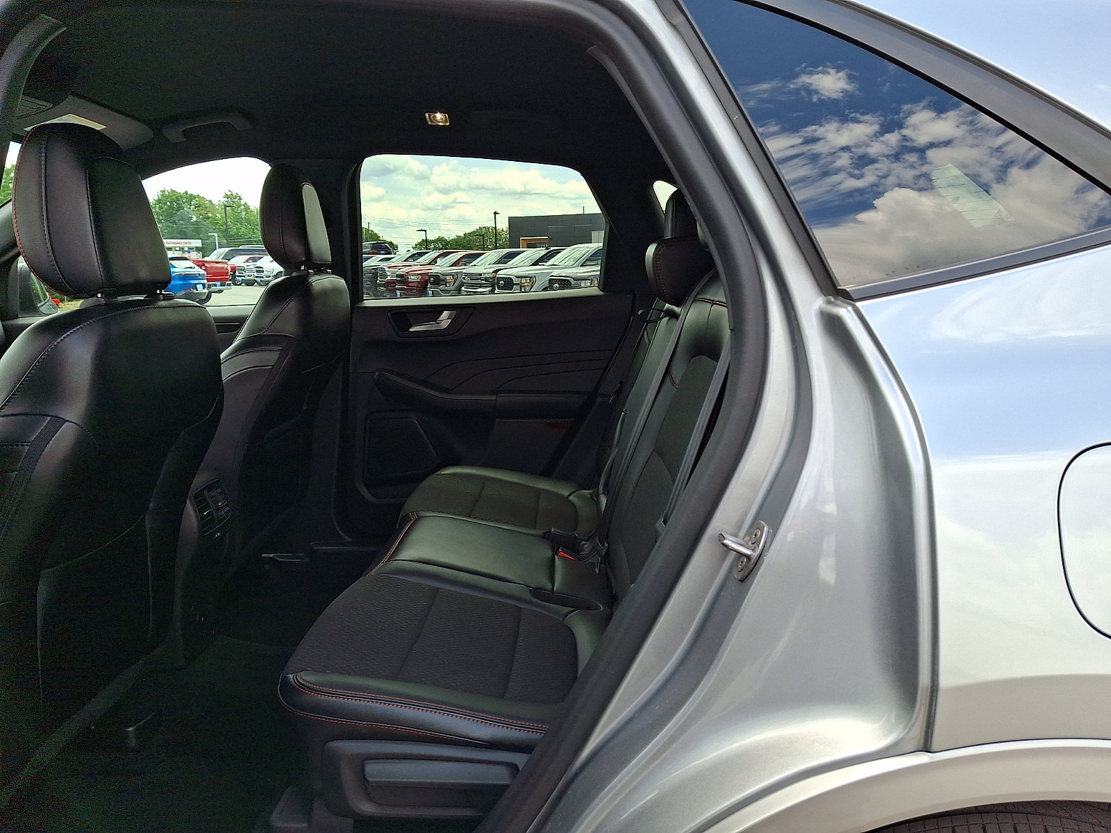 Used 2024 Ford Escape ST-Line w/ Tech Pack #1 FWD image 10