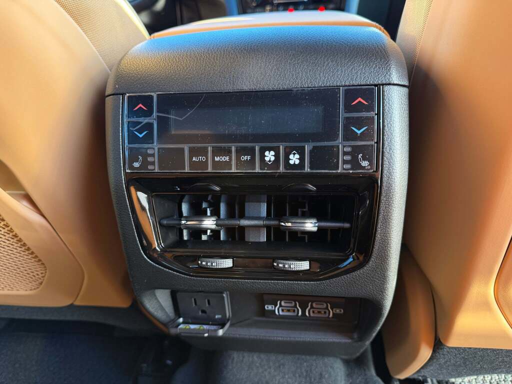 New 2025 Jeep Grand Cherokee L Summit image 19