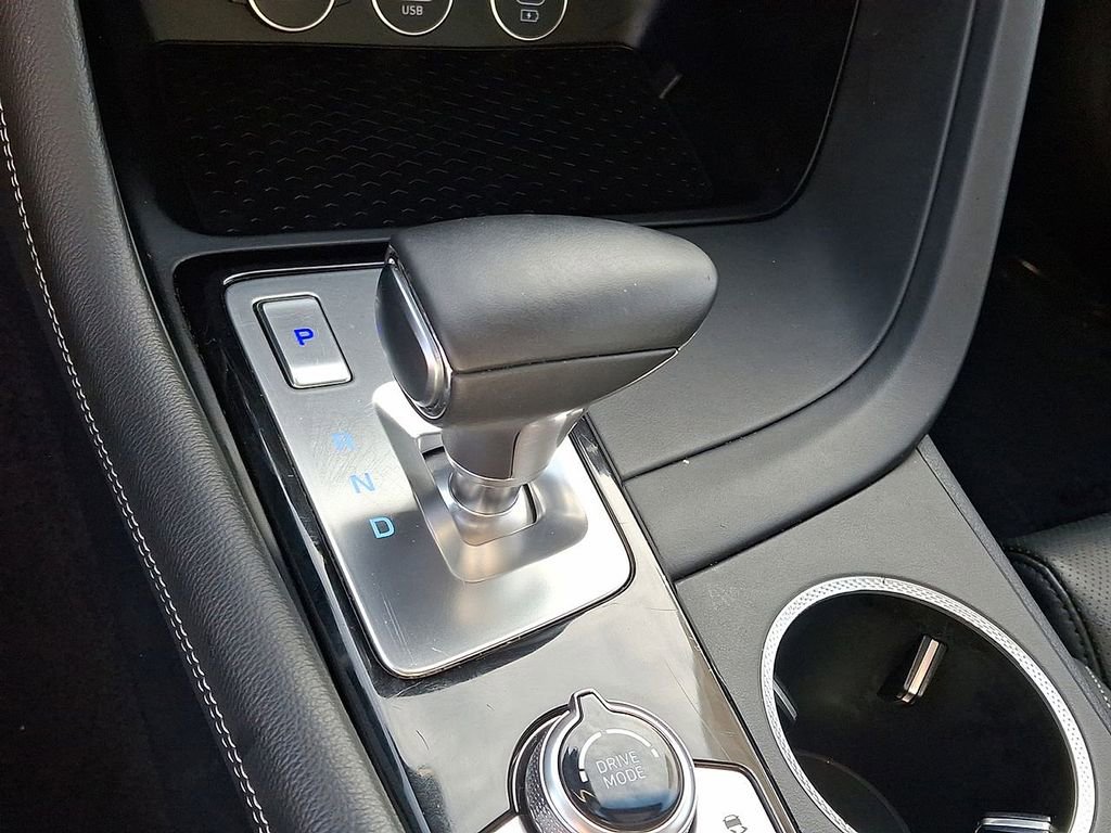 Used 2025 Genesis G70 2.5T image 12