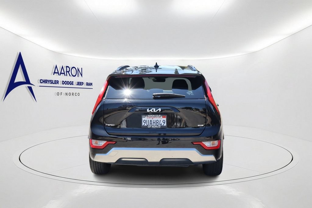 Used 2025 Kia Niro EX Touring FWD image 5