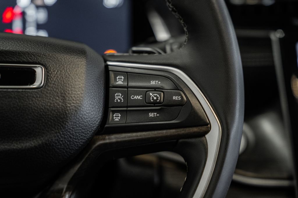 Used 2024 Jeep Grand Cherokee L Limited image 35