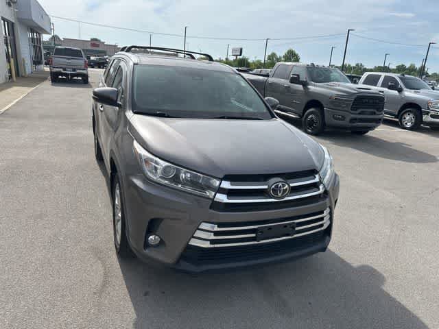 Used 2017 Toyota Highlander Limited AWD/4WD image 23
