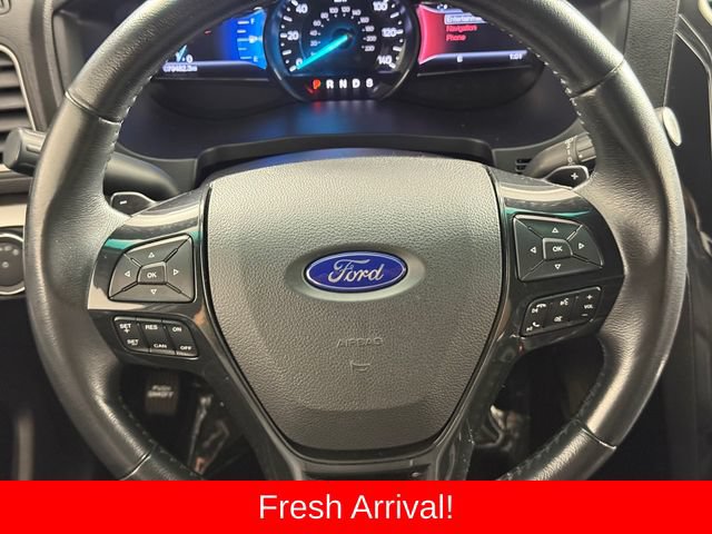 Used 2016 Ford Explorer XLT w/ Equipment Group 202A AWD/4WD image 27