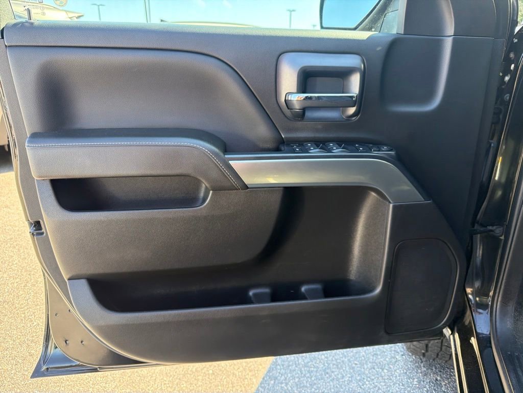 Used 2018 Chevrolet Silverado 1500 LT AWD/4WD image 11
