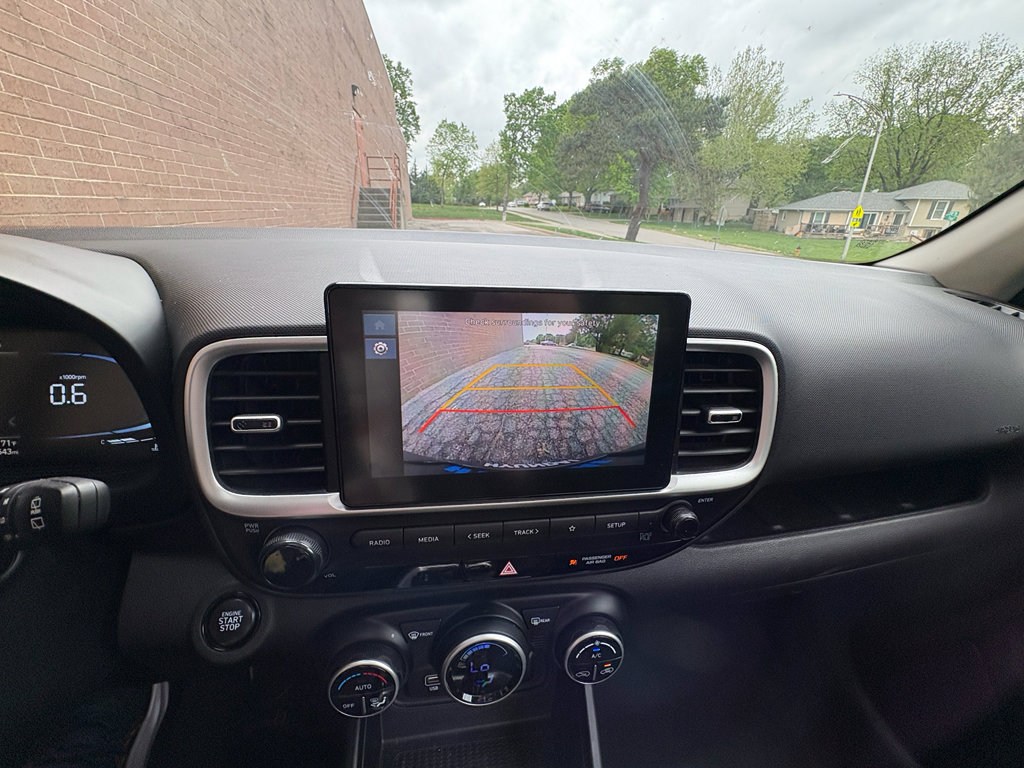 Used 2025 Hyundai Venue SEL FWD image 33