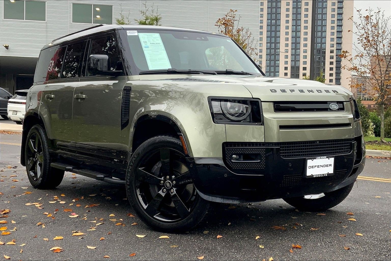 Used 2025 Land Rover Defender 110 X-Dynamic SE image 2