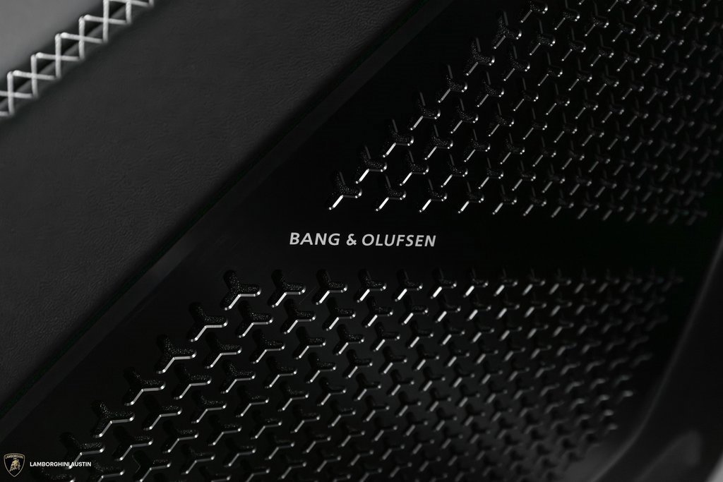 Used 2025 Lamborghini Urus SE image 23