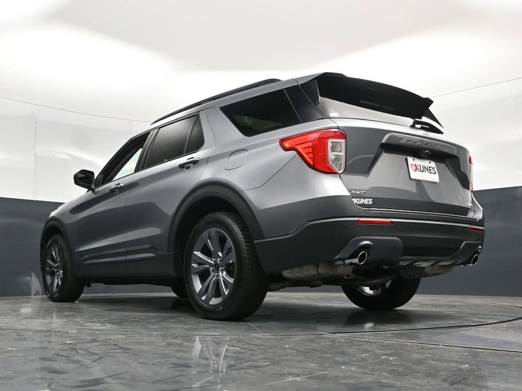 Used 2022 Ford Explorer XLT w/ Equipment Group 202A AWD/4WD image 52