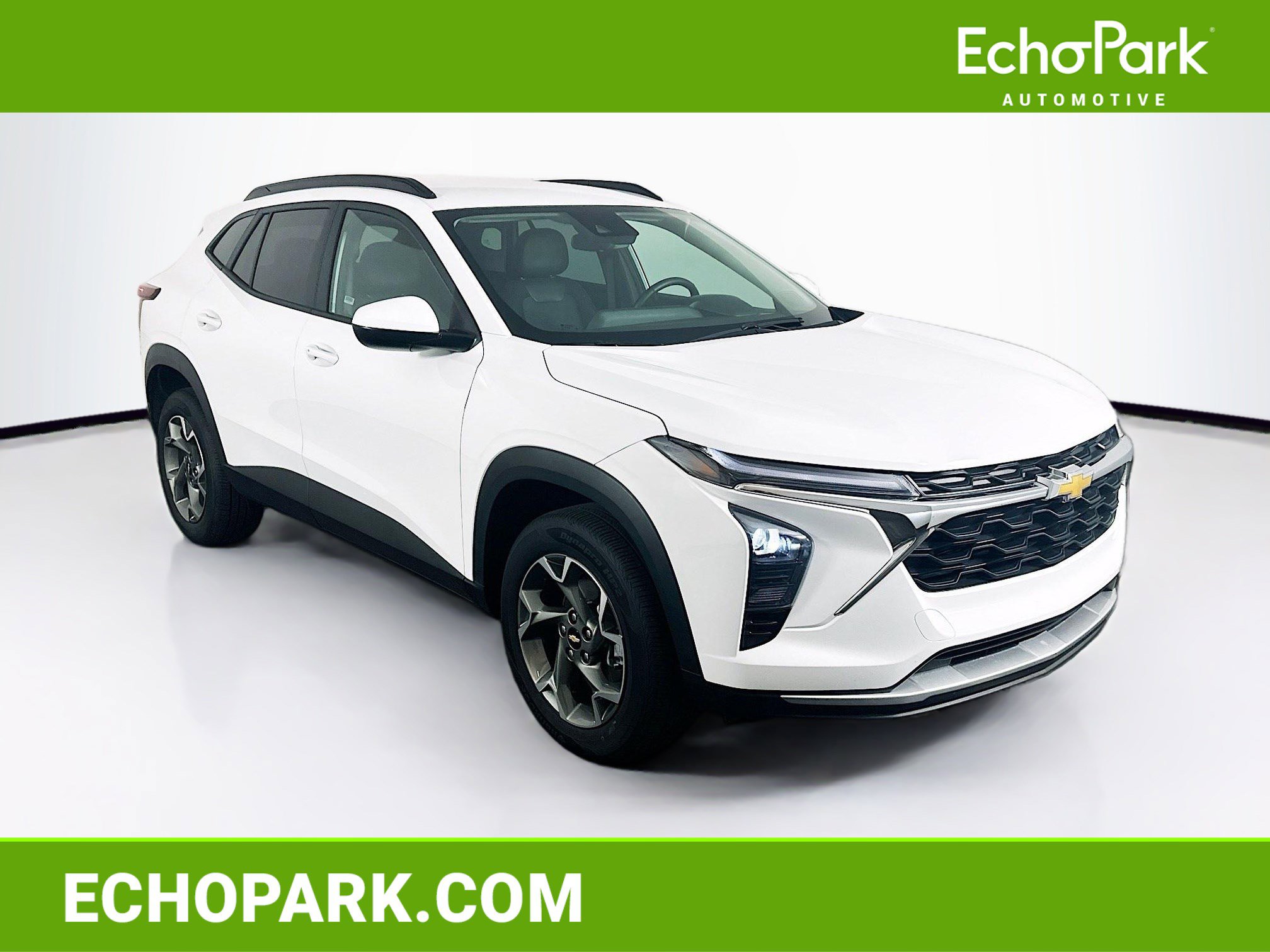 Used 2025 Chevrolet Trax LT w/ LT Convenience Package FWD image 1