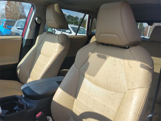 Used 2019 Toyota RAV4 Limited image 18