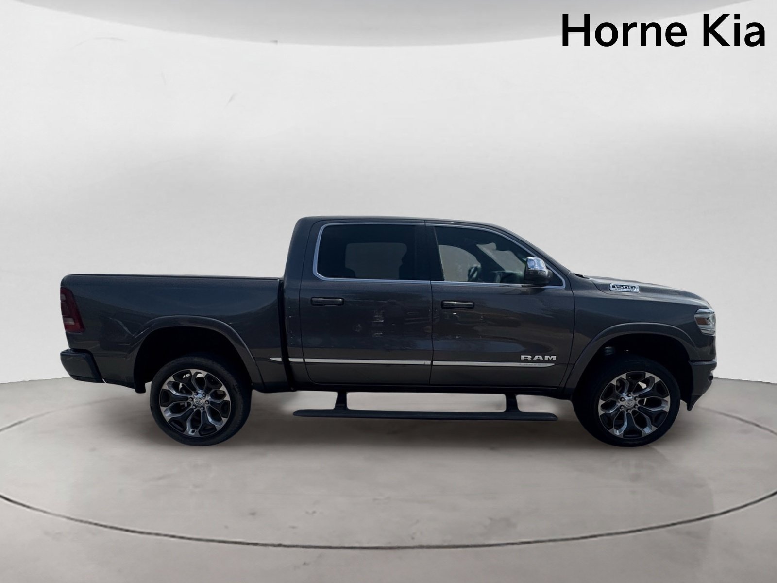 Used 2023 RAM 1500 Limited AWD/4WD image 3