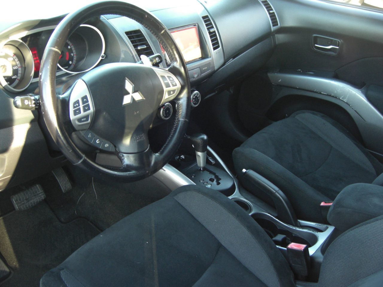 Used 2008 Mitsubishi Outlander XLS image 8