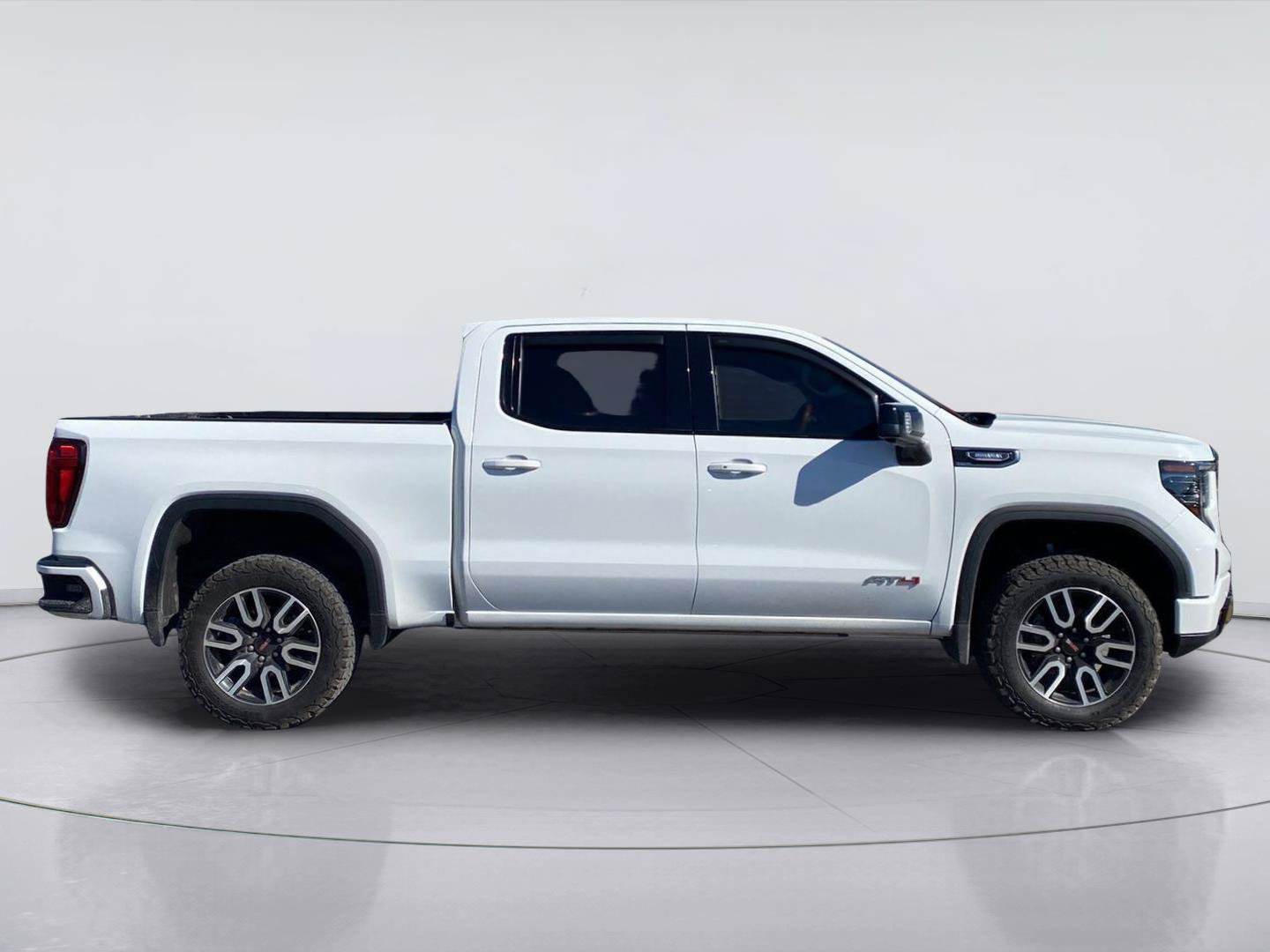 Used 2023 GMC Sierra 1500 AT4 w/ Technology Package AWD/4WD image 6