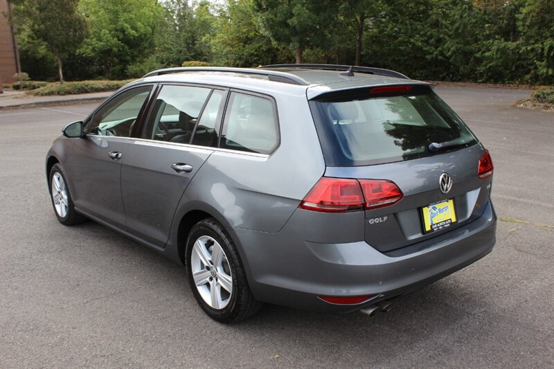 Used 2015 Volkswagen Golf TDI S FWD image 3