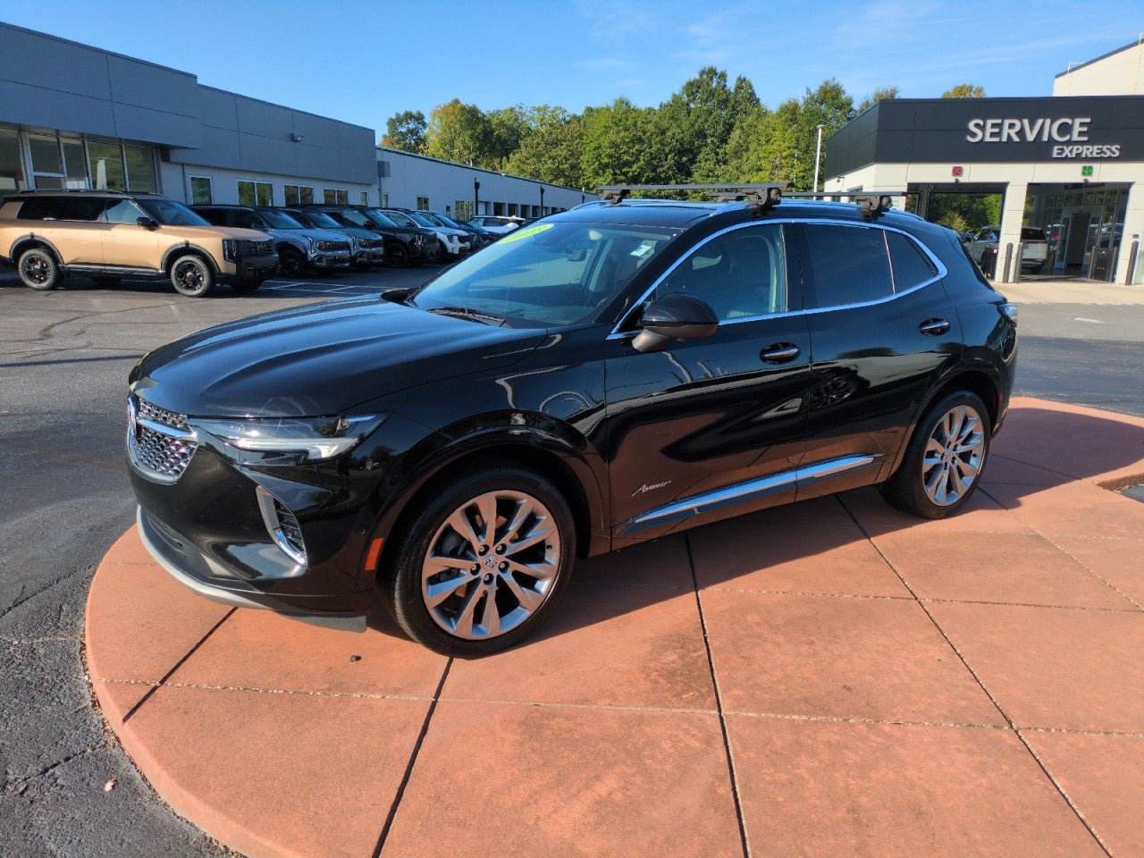 Used 2023 Buick Envision Avenir FWD image 3