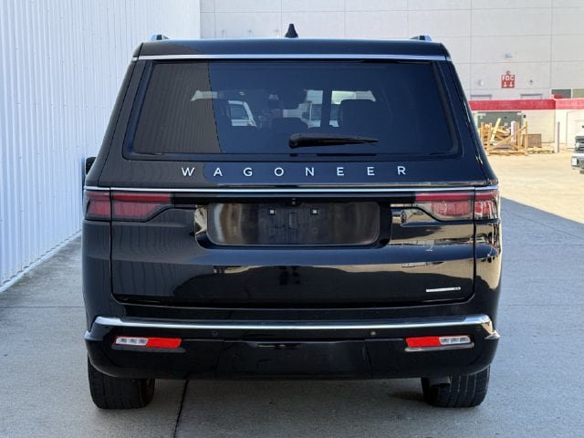 Used 2024 Jeep Wagoneer L Series II RWD image 5