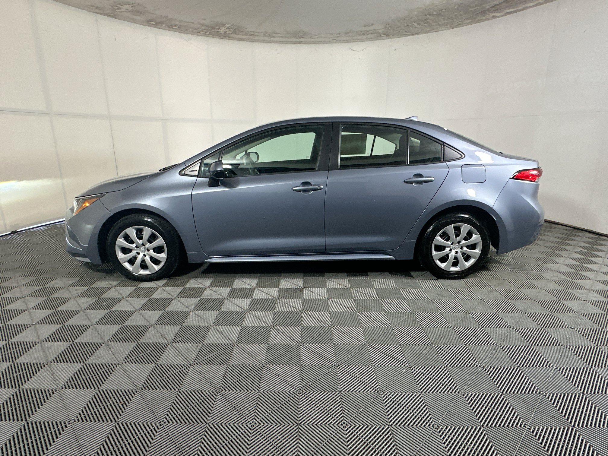 Used 2024 Toyota Corolla LE FWD image 6