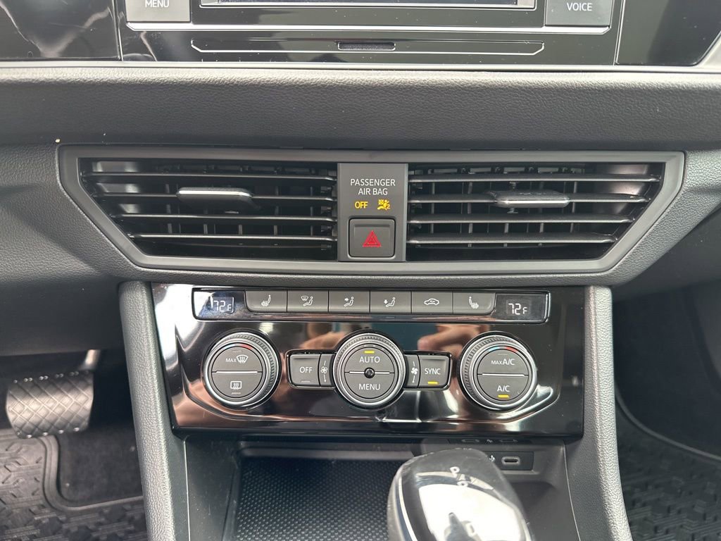 Used 2023 Volkswagen Jetta SE FWD image 16