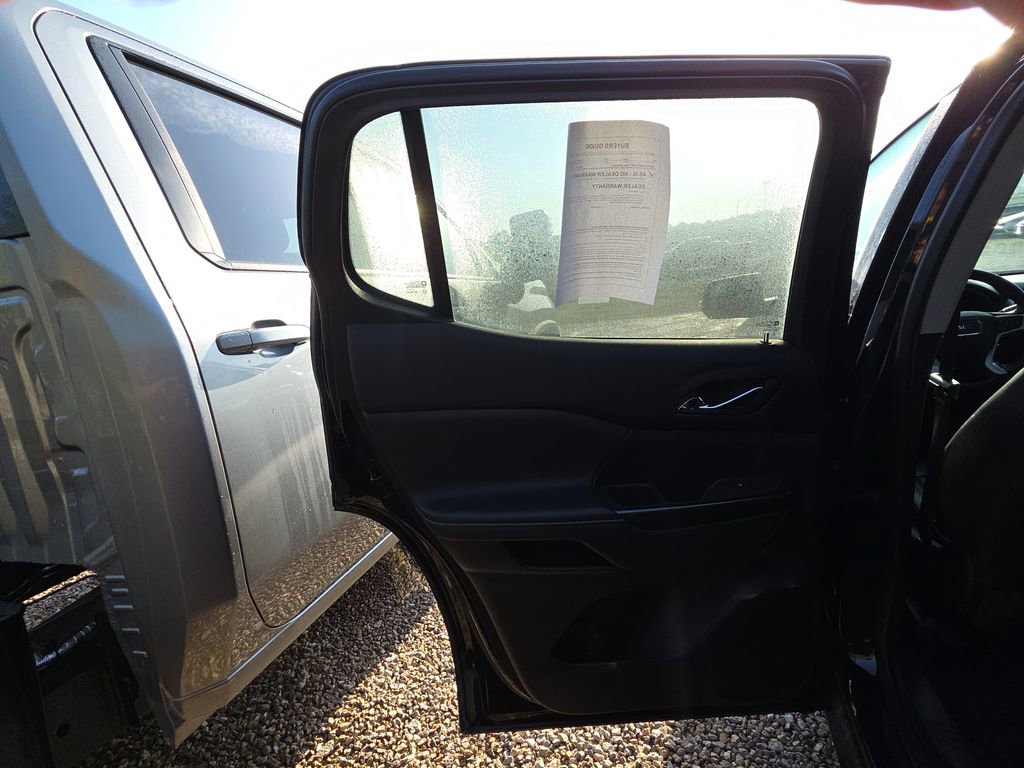 Used 2023 GMC Acadia SLT image 12