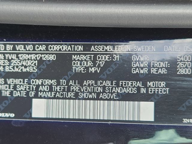 Certified 2024 Volvo XC60 B5 Ultimate w/ Protection Package Premier AWD/4WD image 28