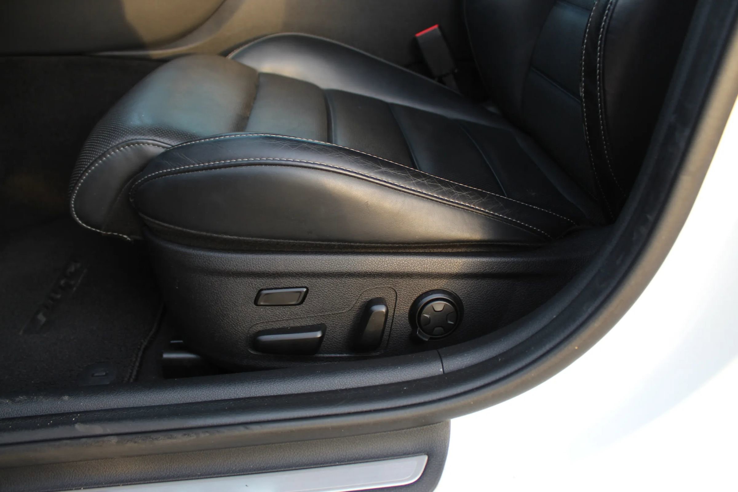 Used 2018 Kia Stinger GT2 RWD image 12