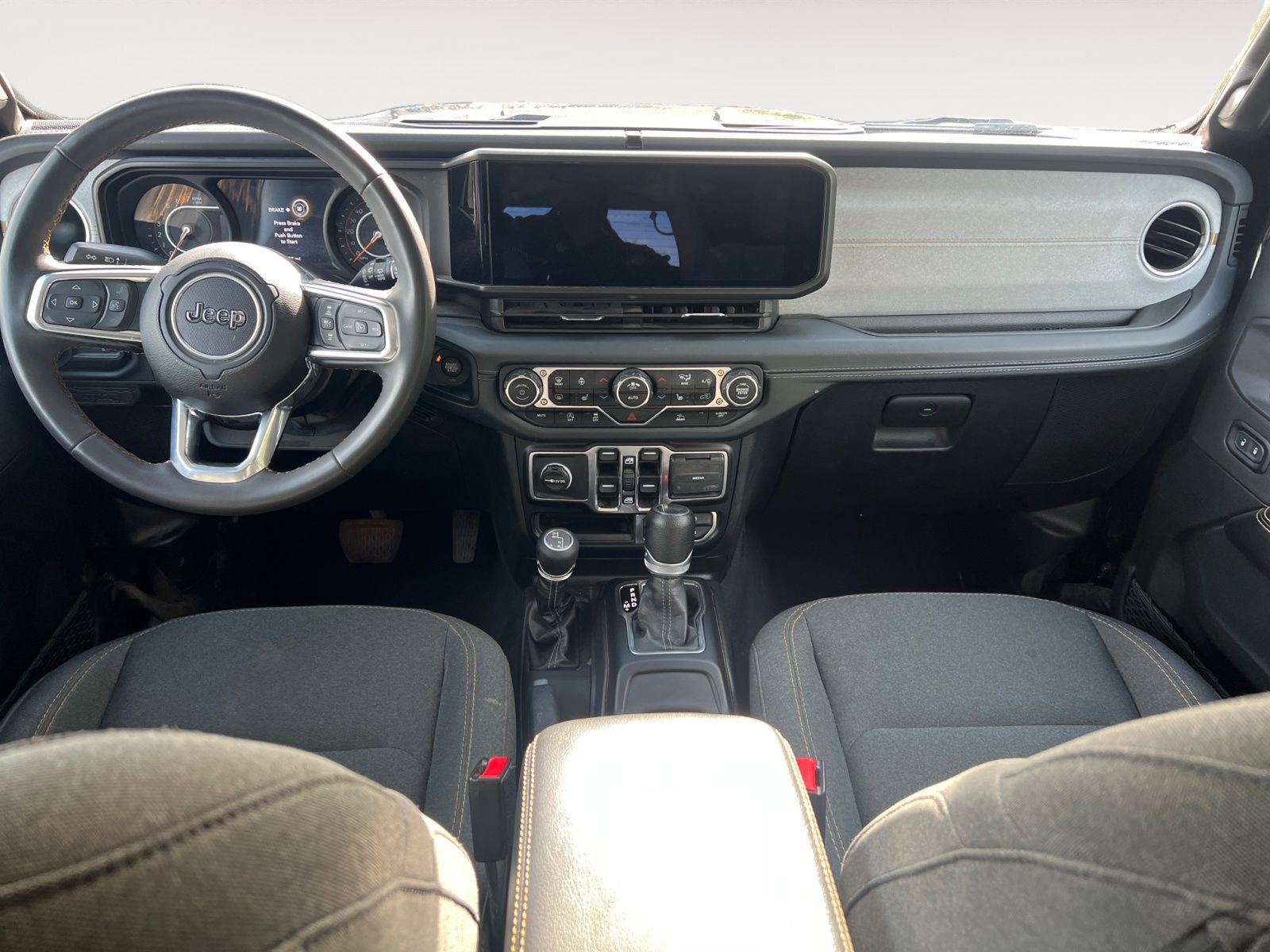 Used 2024 Jeep Wrangler Sahara image 10