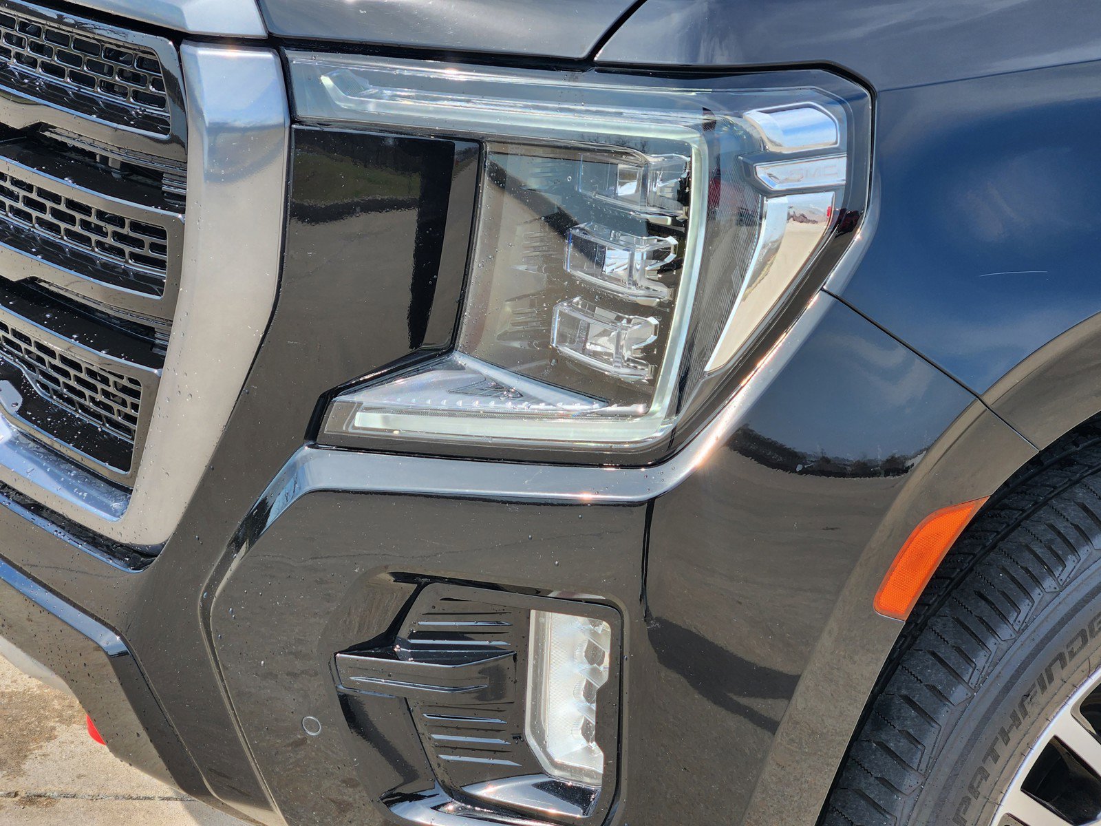 Used 2021 GMC Yukon AT4 w/ AT4 Premium Package image 29