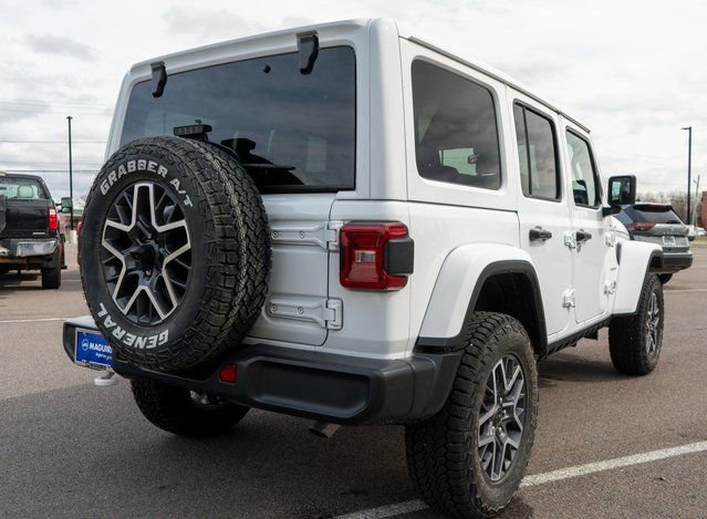 Used 2024 Jeep Wrangler Sahara AWD/4WD image 6
