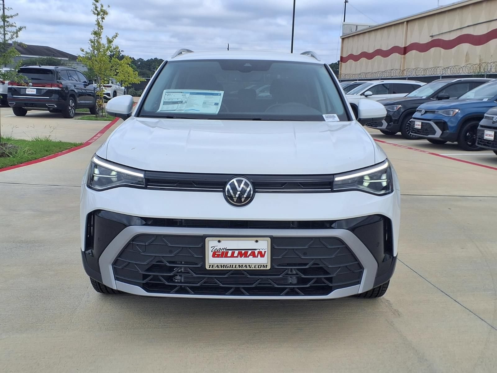 New 2026 Volkswagen Taos SE FWD image 5