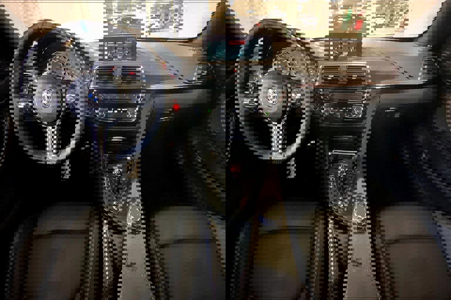 Used 2018 BMW M4 Coupe w/ Competition Package image 15