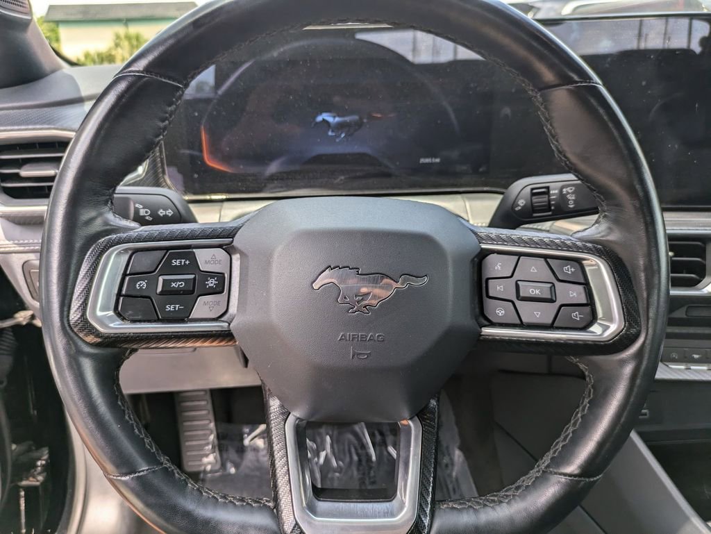 Used 2025 Ford Mustang Premium image 21