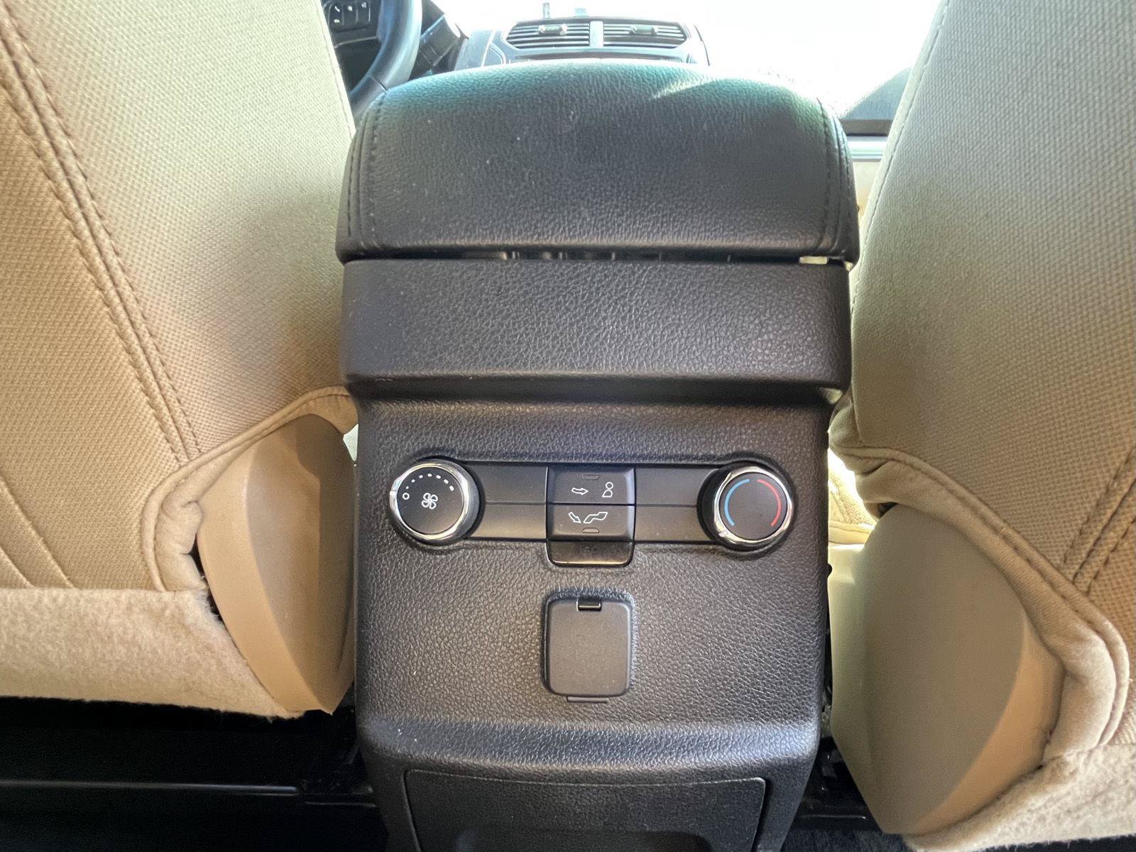 Used 2016 Ford Explorer FWD image 17