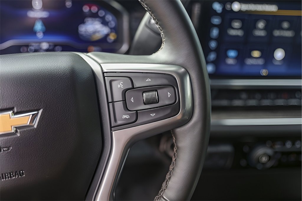 Used 2025 Chevrolet Silverado 2500 LTZ image 16