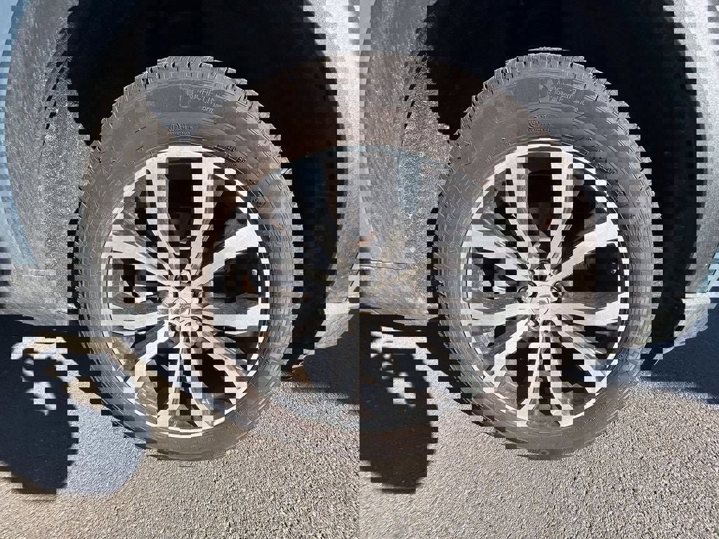 Used 2025 Ford Explorer ST-Line image 11