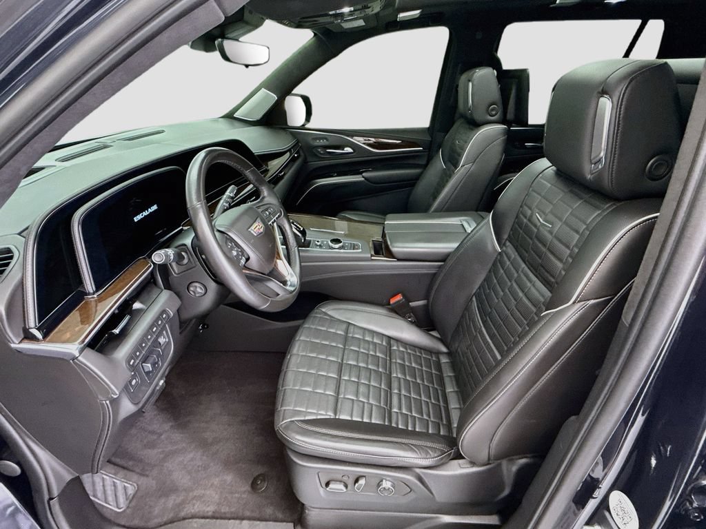 Used 2023 Cadillac Escalade Sport Platinum w/ Heavy-Duty Trailer Package AWD/4WD image 18