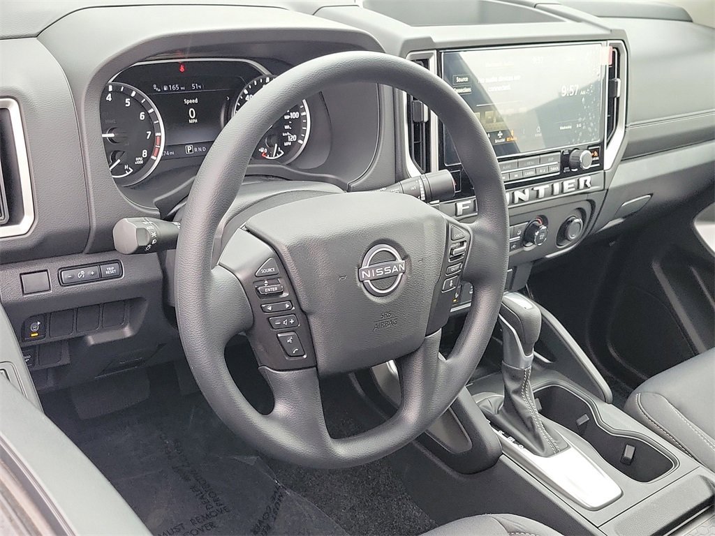 Used 2025 Nissan Frontier SV image 9