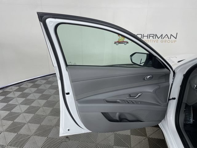 New 2026 Hyundai Elantra Sport FWD image 32