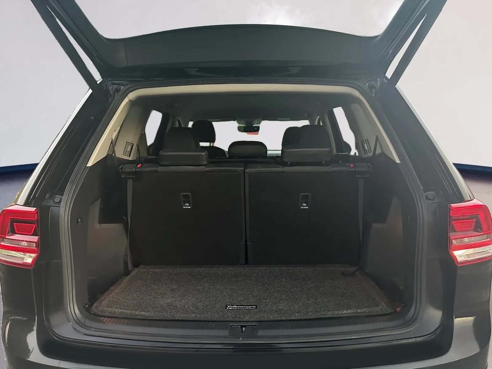 Used 2018 Volkswagen Atlas SE FWD image 19